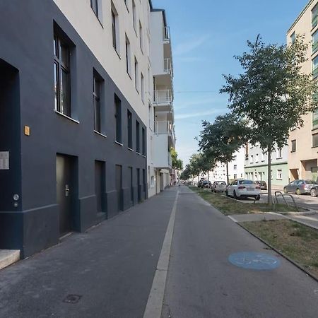 Grosse Terrasse, Klimaanlage Und U-Bahn Naehe Apartment Vienna Exterior photo