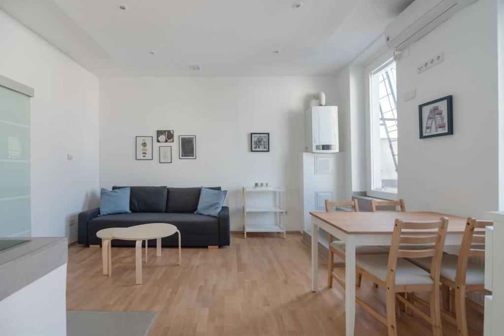 Grosse Terrasse, Klimaanlage Und U-Bahn Naehe Apartment Vienna Exterior photo
