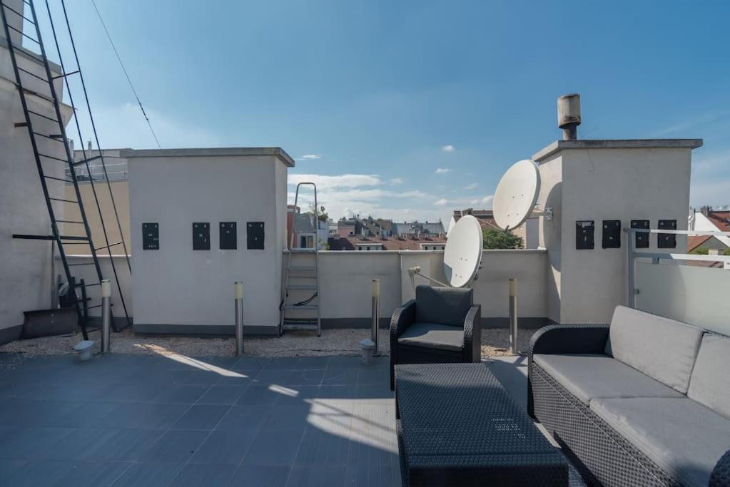 Grosse Terrasse, Klimaanlage Und U-Bahn Naehe Apartment Vienna Exterior photo
