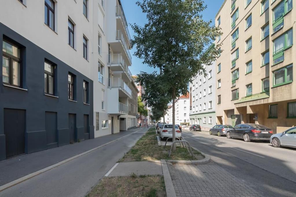 Grosse Terrasse, Klimaanlage Und U-Bahn Naehe Apartment Vienna Exterior photo