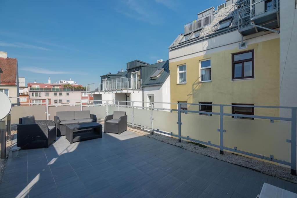 Grosse Terrasse, Klimaanlage Und U-Bahn Naehe Apartment Vienna Exterior photo